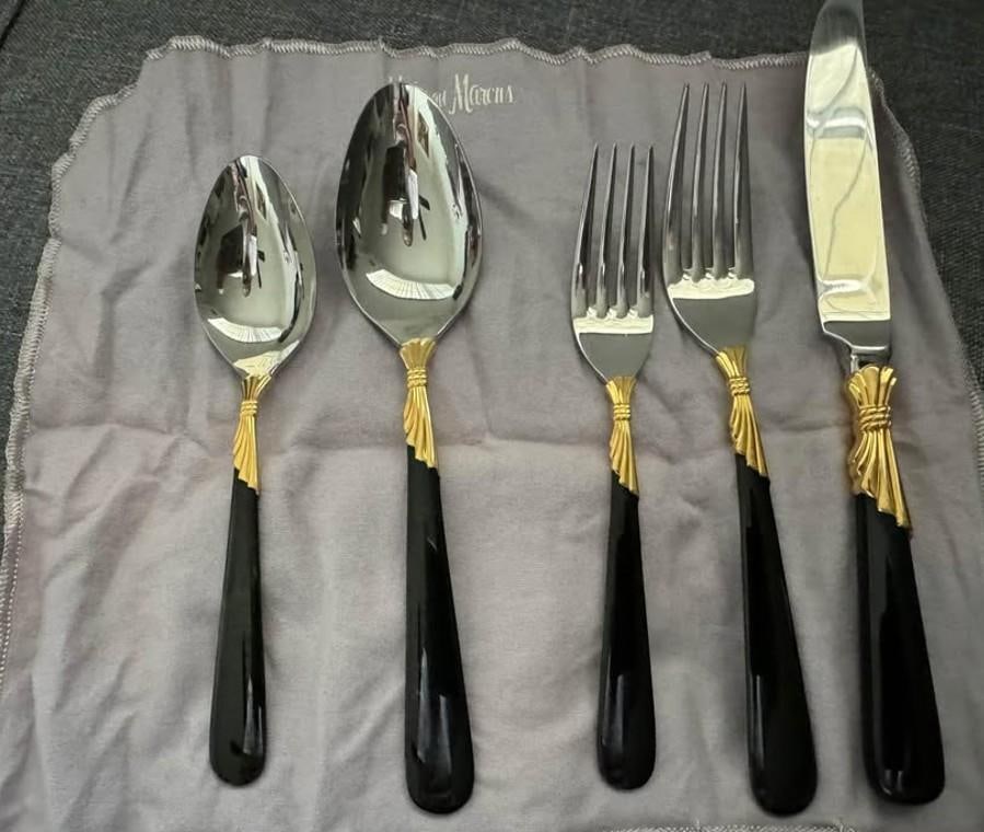 Service for 15 - Yamazaki "Lindi" Black Handle Gold Accent 75-Pieces: 15 Place Settings With Individ - 10
