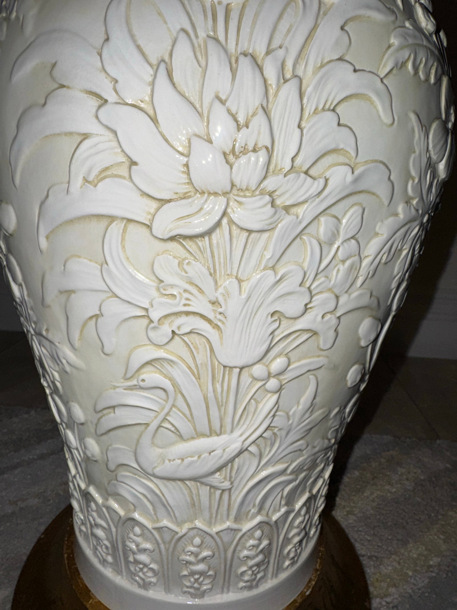 1970s Chapman Chinoiserie Floral & Bird Ginger Jar Table Vintage Gold and Cream Porcelain Lamp - Dat - 5