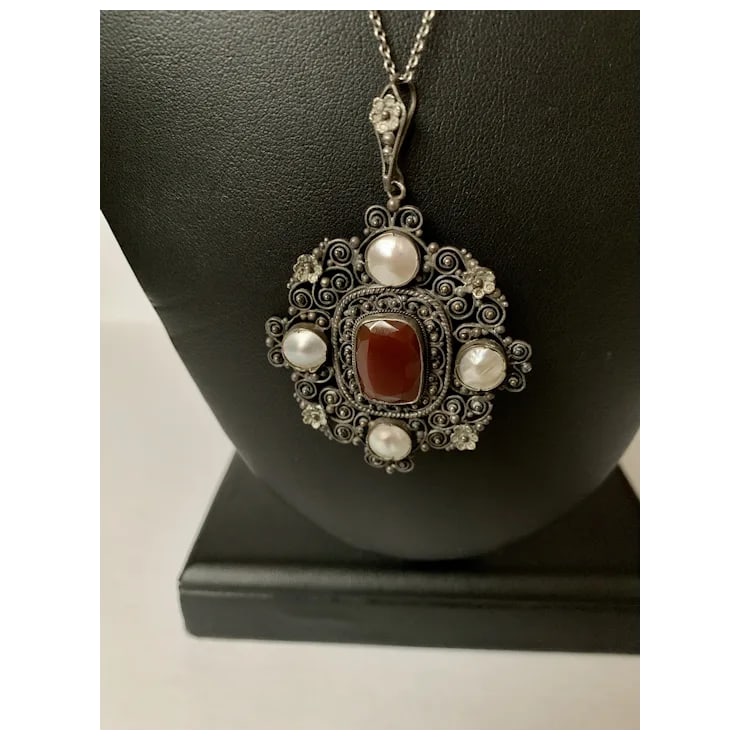 Late 19th Century Victorian Carnelian Sterling Mabe Pearl Necklace - 9