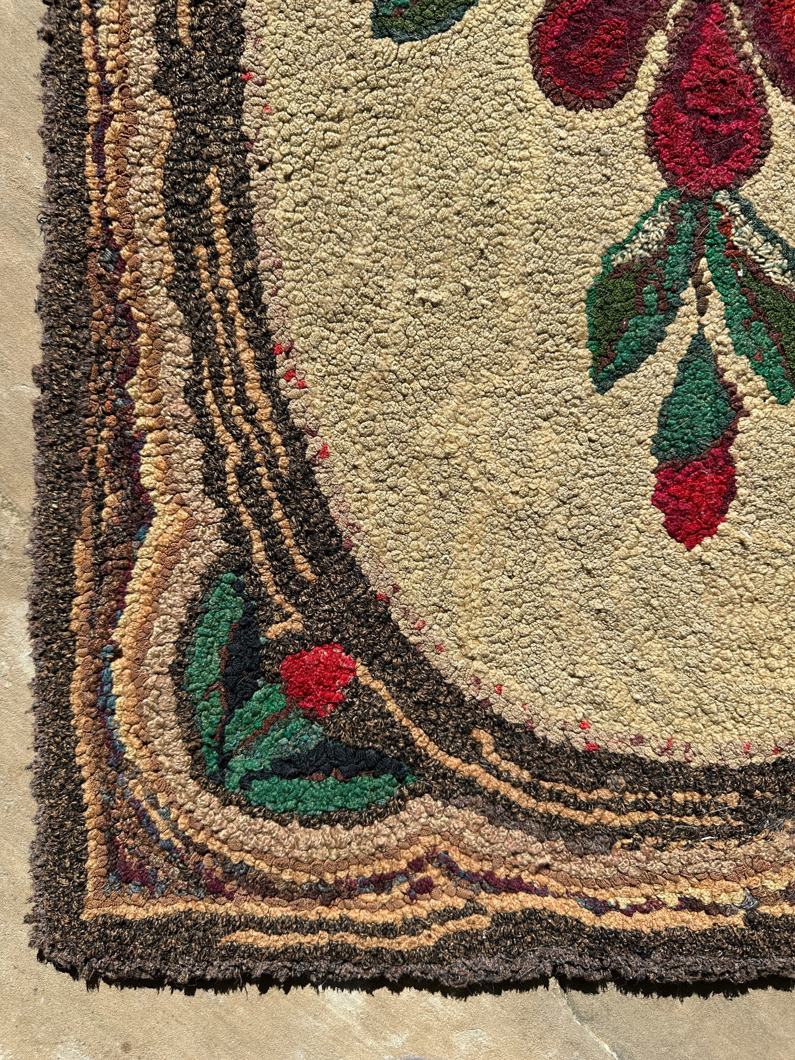 Vintage Hand-Hooked Floral Folk Art Rug Textile - 4