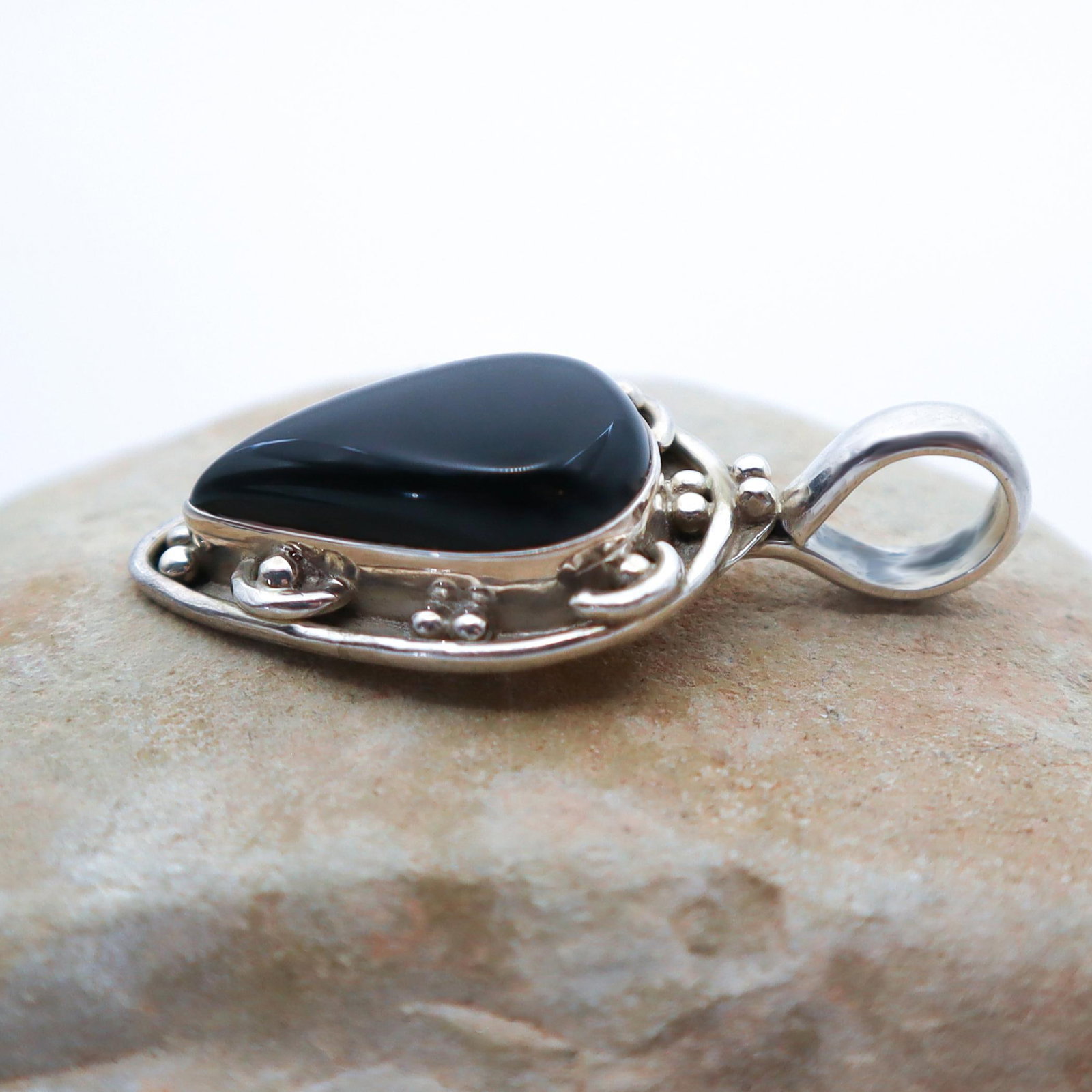 Vintage Onyx "Pie" Pendant in Sterling Silver - 3