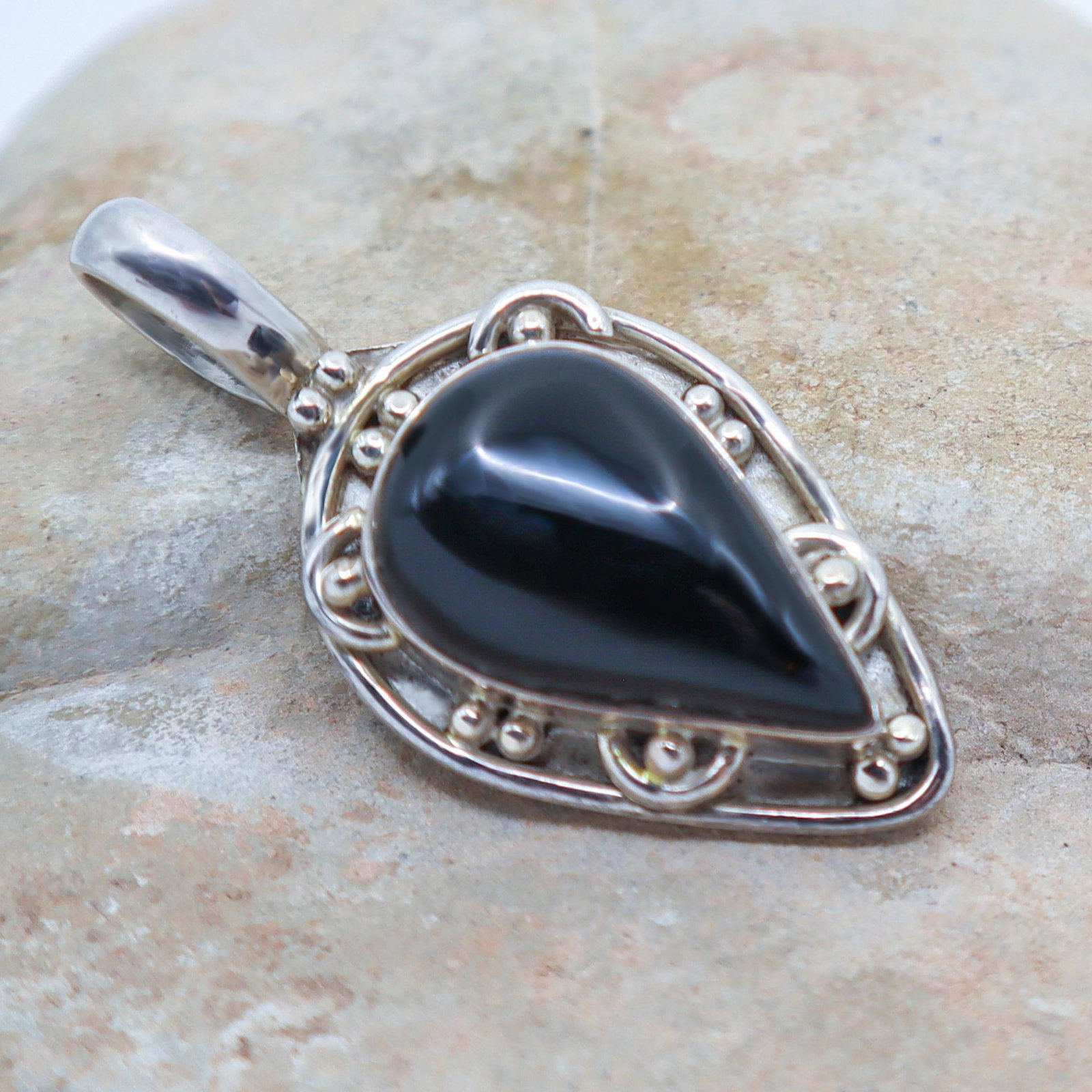 Vintage Onyx "Pie" Pendant in Sterling Silver - 4