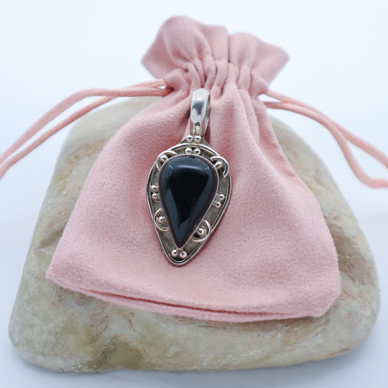 Vintage Onyx "Pie" Pendant in Sterling Silver - 6