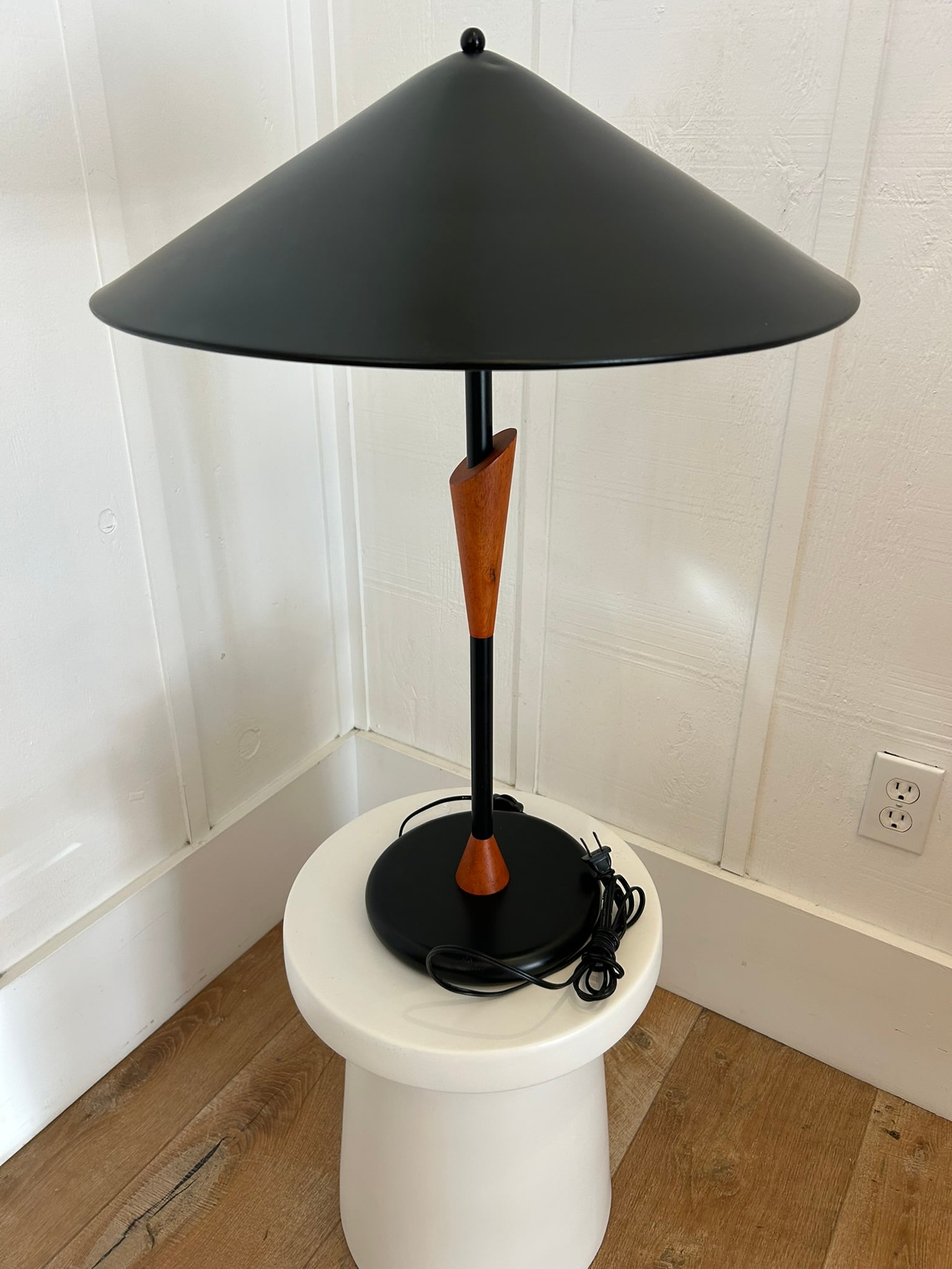Vintage Postmodern Metal and Wood Table Lamp - 7