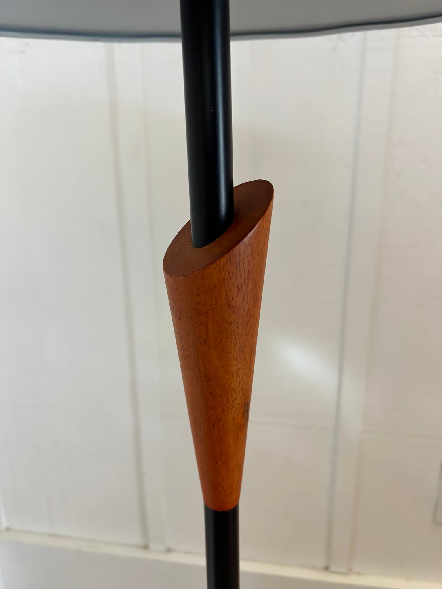 Vintage Postmodern Metal and Wood Table Lamp - 9