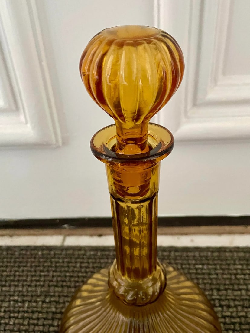 1960s Amber-Colored Decanter - Made in Italy - 4