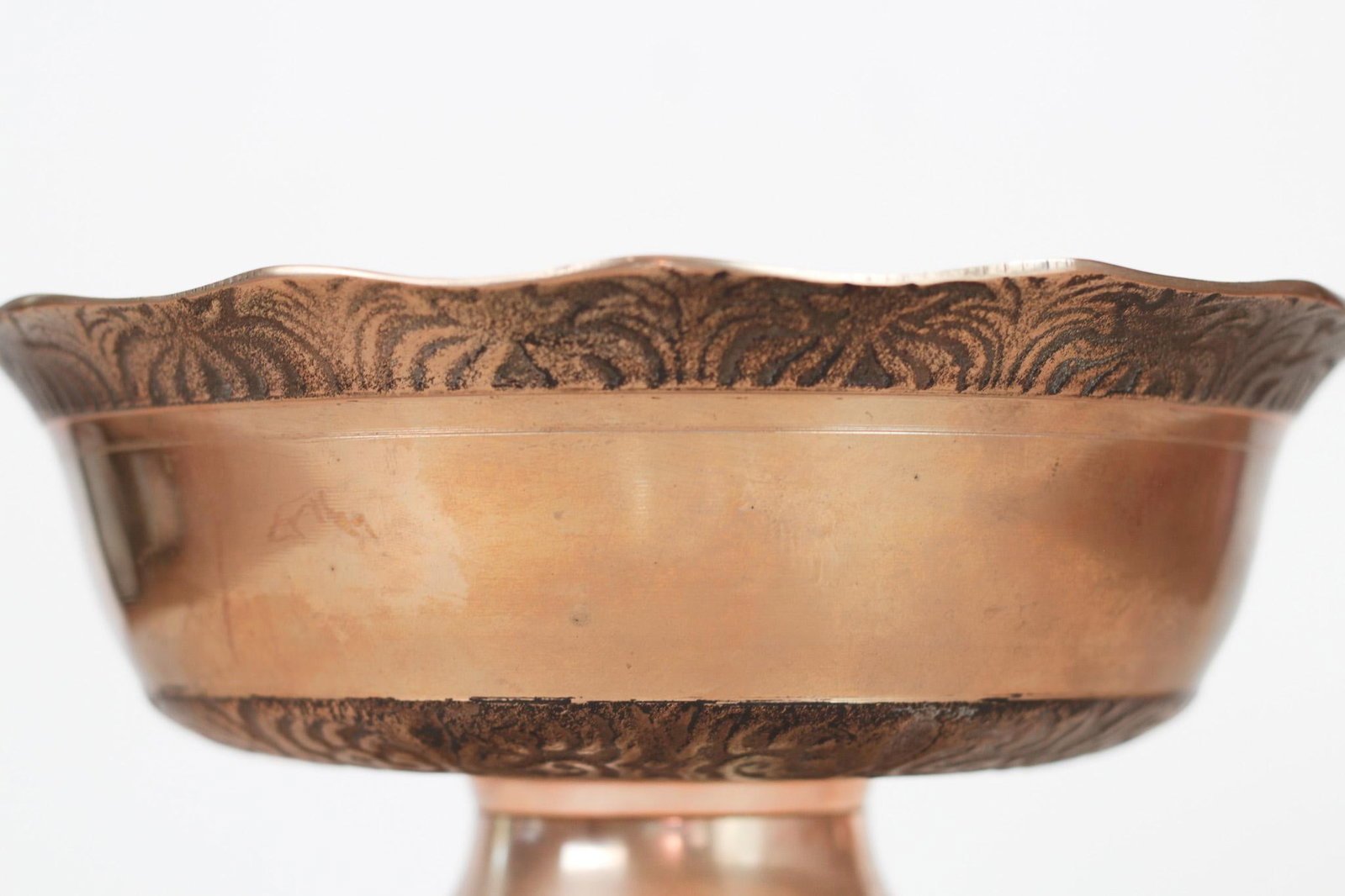 Mid-Century Solid Brass Pedestal Bowl With Scalloped Rim - 5