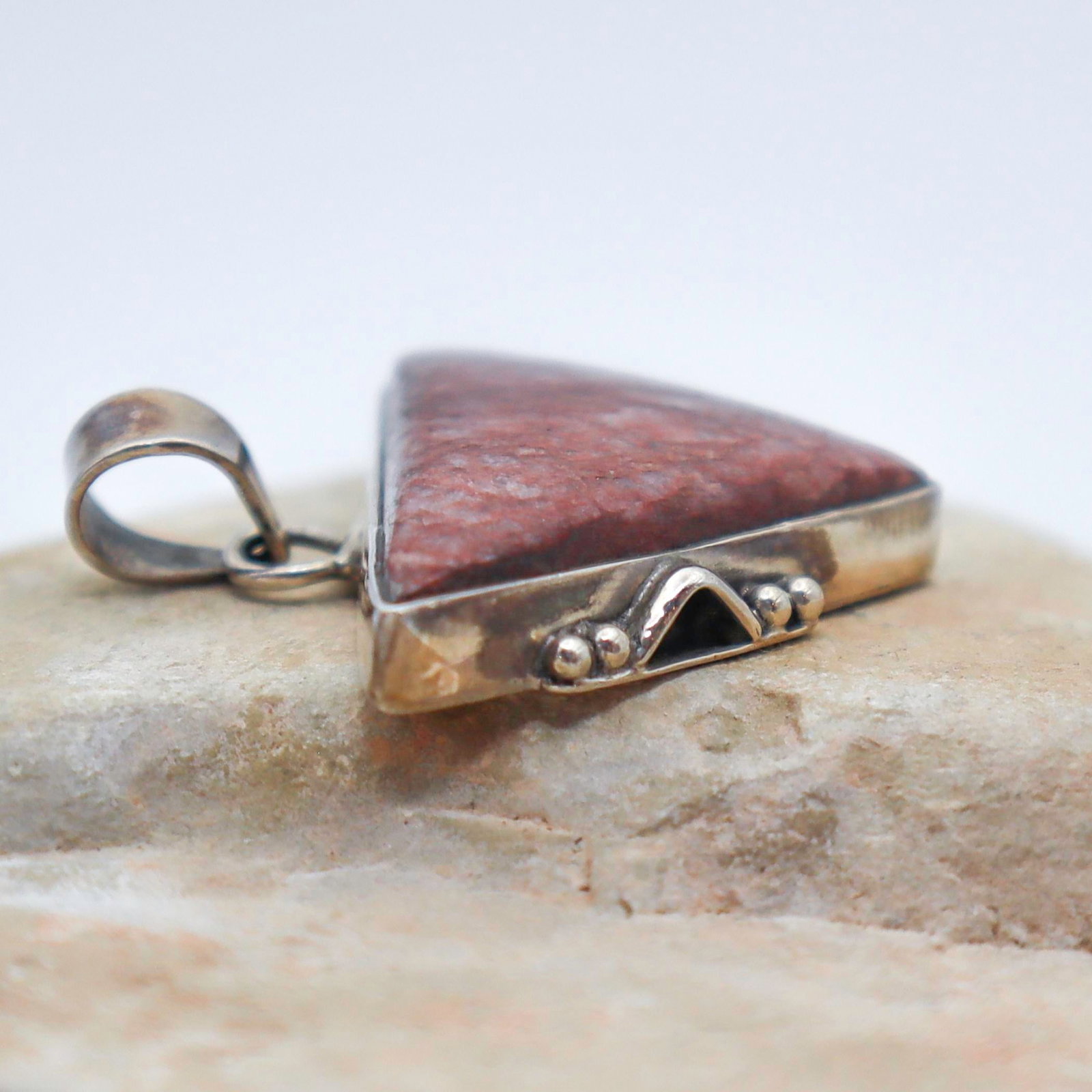 1990s Vintage Burgundy Jasper & Sterling Triangle Pendant - 4