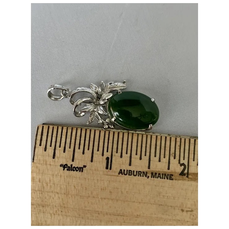 1950s 18k White Gold Jade Pendant - 4