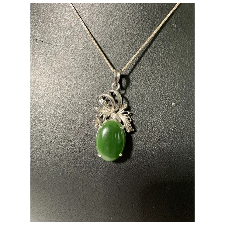 1950s 18k White Gold Jade Pendant - 7