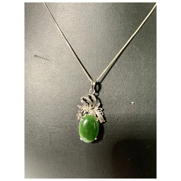 1950s 18k White Gold Jade Pendant - 8
