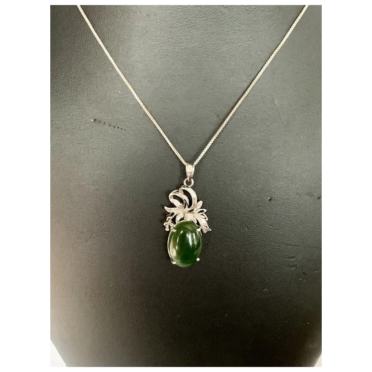 1950s 18k White Gold Jade Pendant - 9