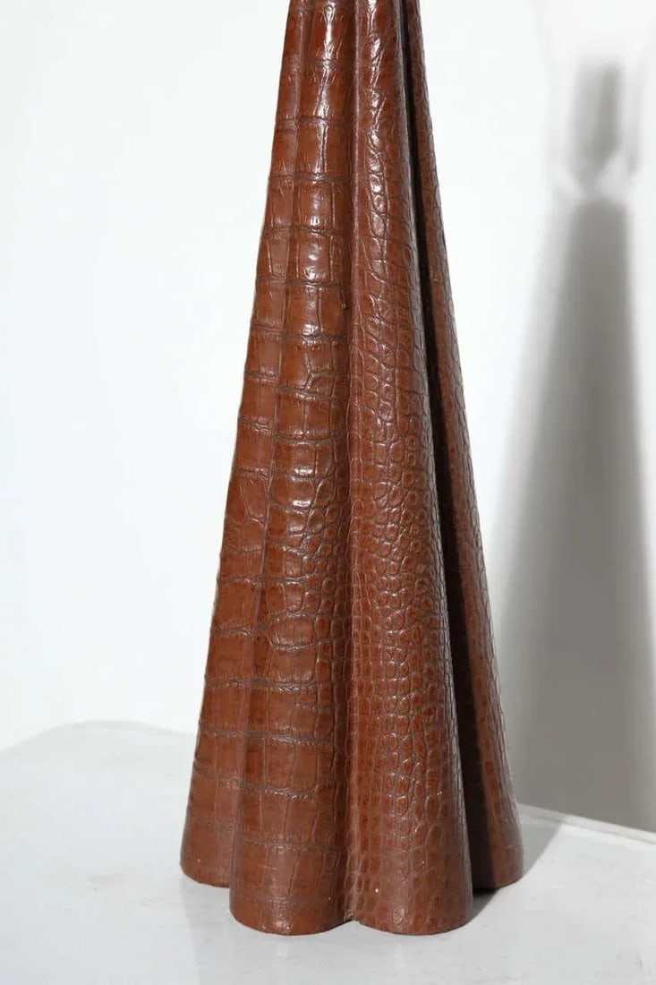 Paul Dupre-Lafon Style Scalloped Brown Alligator Leather Table Lamp, C. 1940s - 4