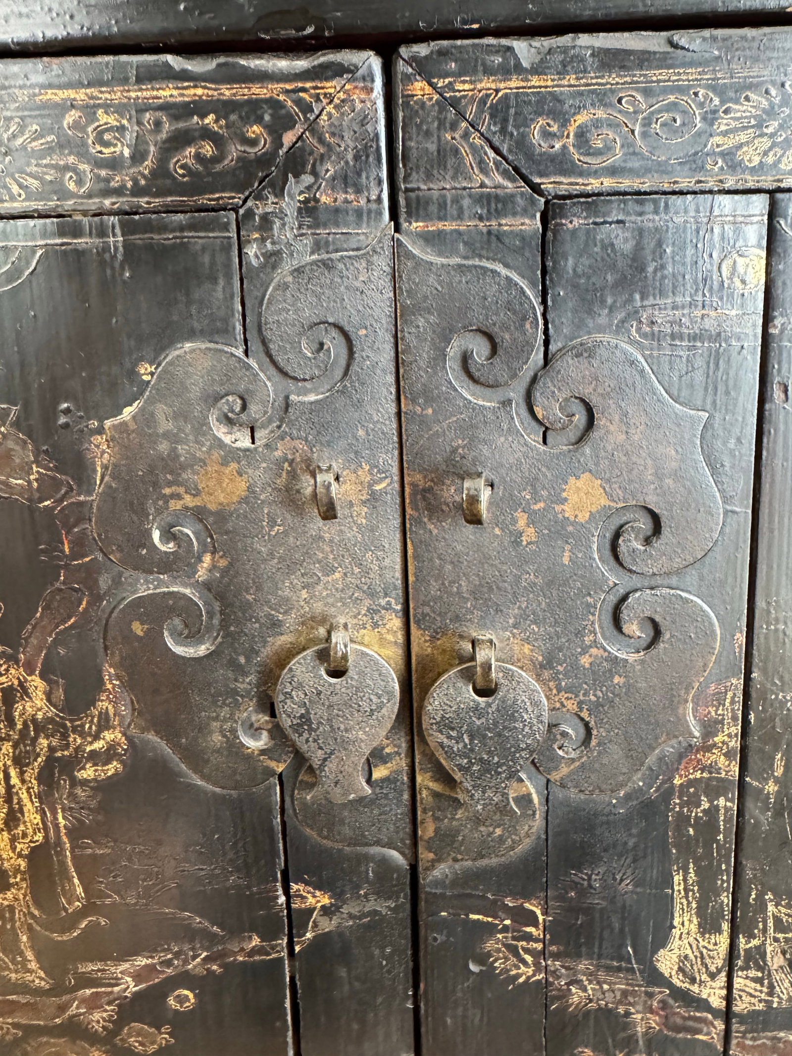 Antique Chinese Black Lacquer Jewelry Cabinet Gold Gilt Figural Chest - 10