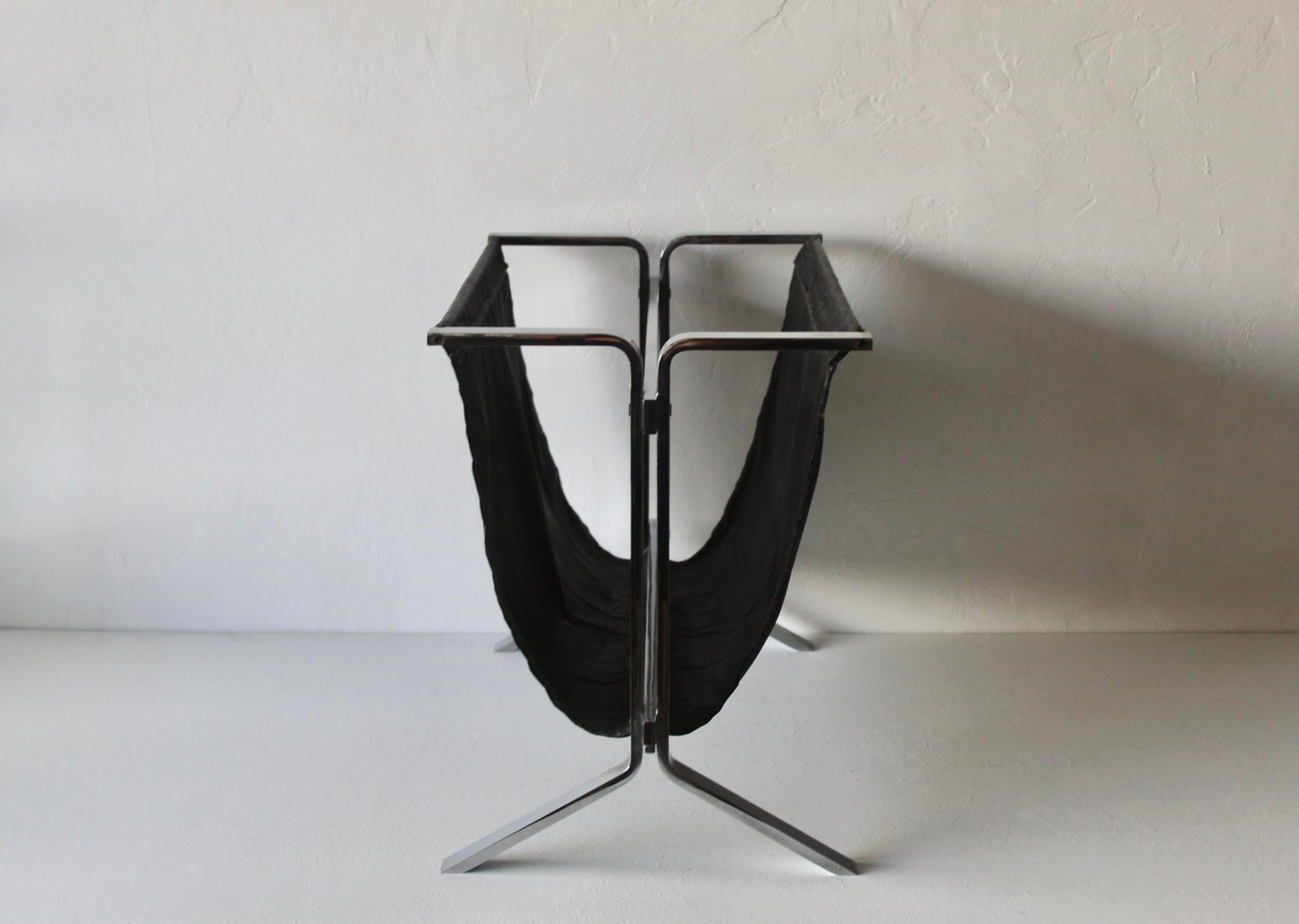 Poul Kjaerholm Style Chrome Steel Black Faux Leather Sling Magazine Caddy Rack Mid-Century Modern Vi - 4