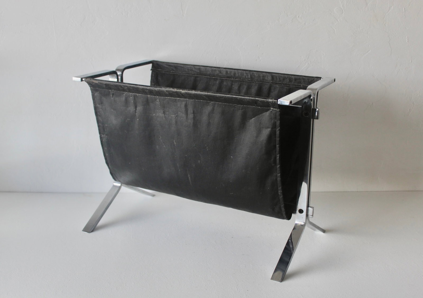 Poul Kjaerholm Style Chrome Steel Black Faux Leather Sling Magazine Caddy Rack Mid-Century Modern Vi - 9