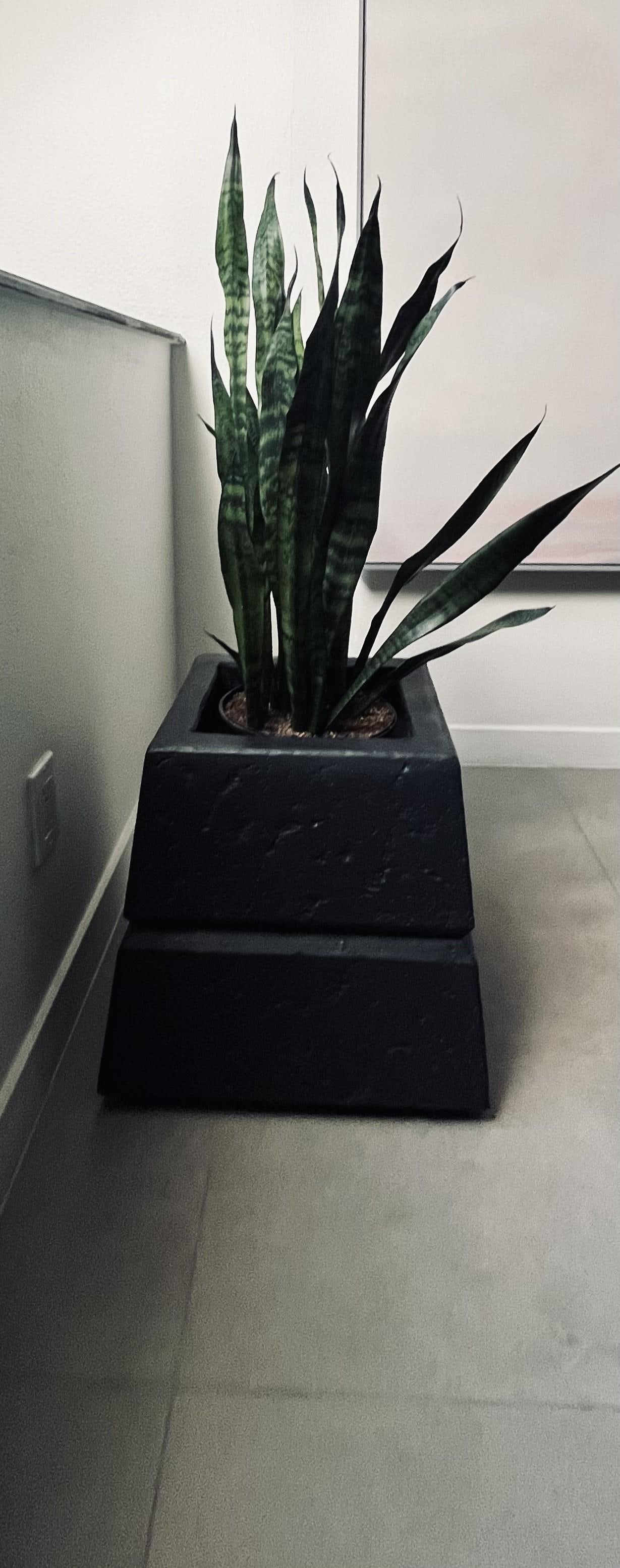 1980s Large Post Modern Planter - 7
