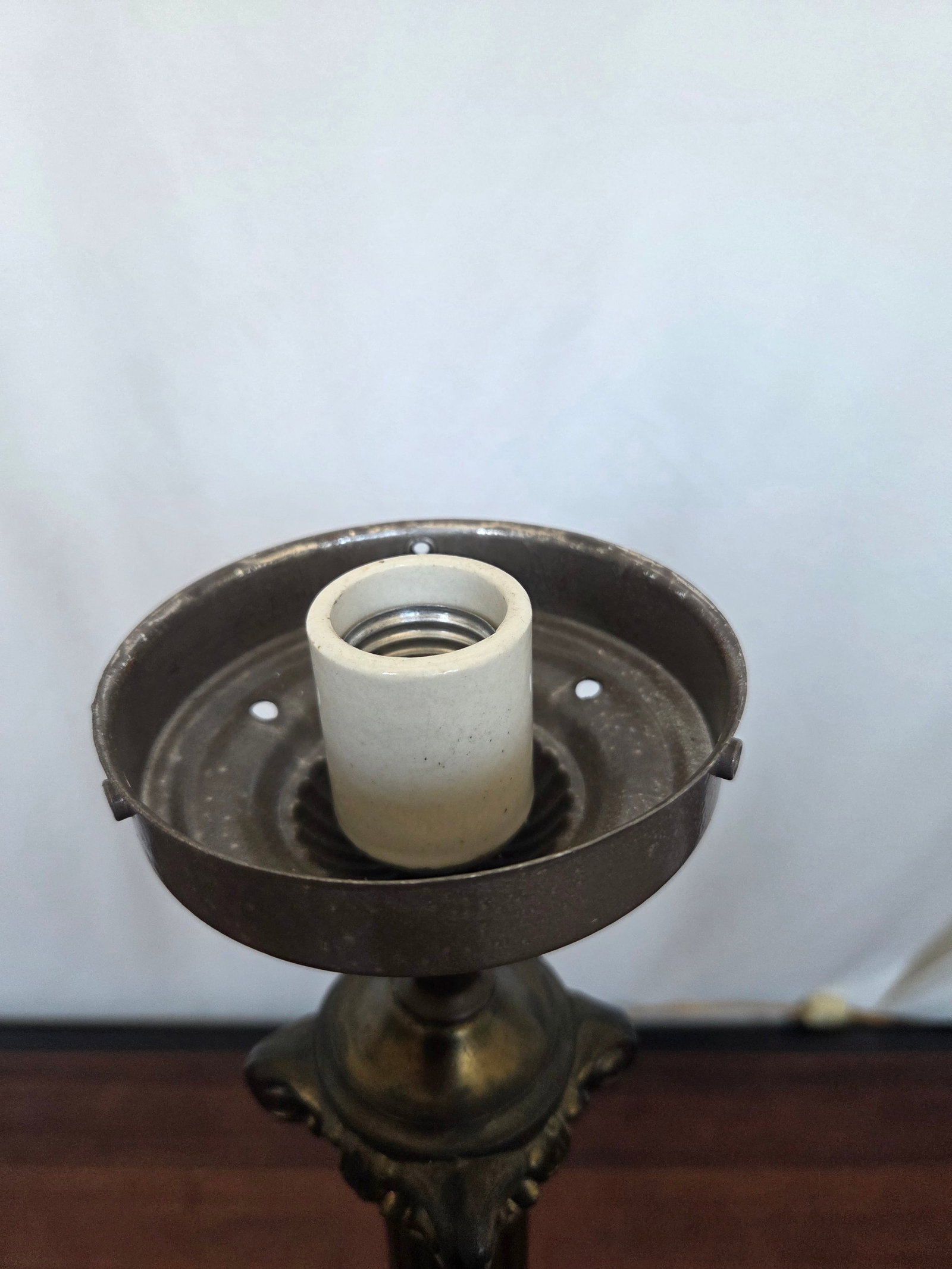Antique Neoclassical Brass Spelter Boudoir Table Lamp - 2