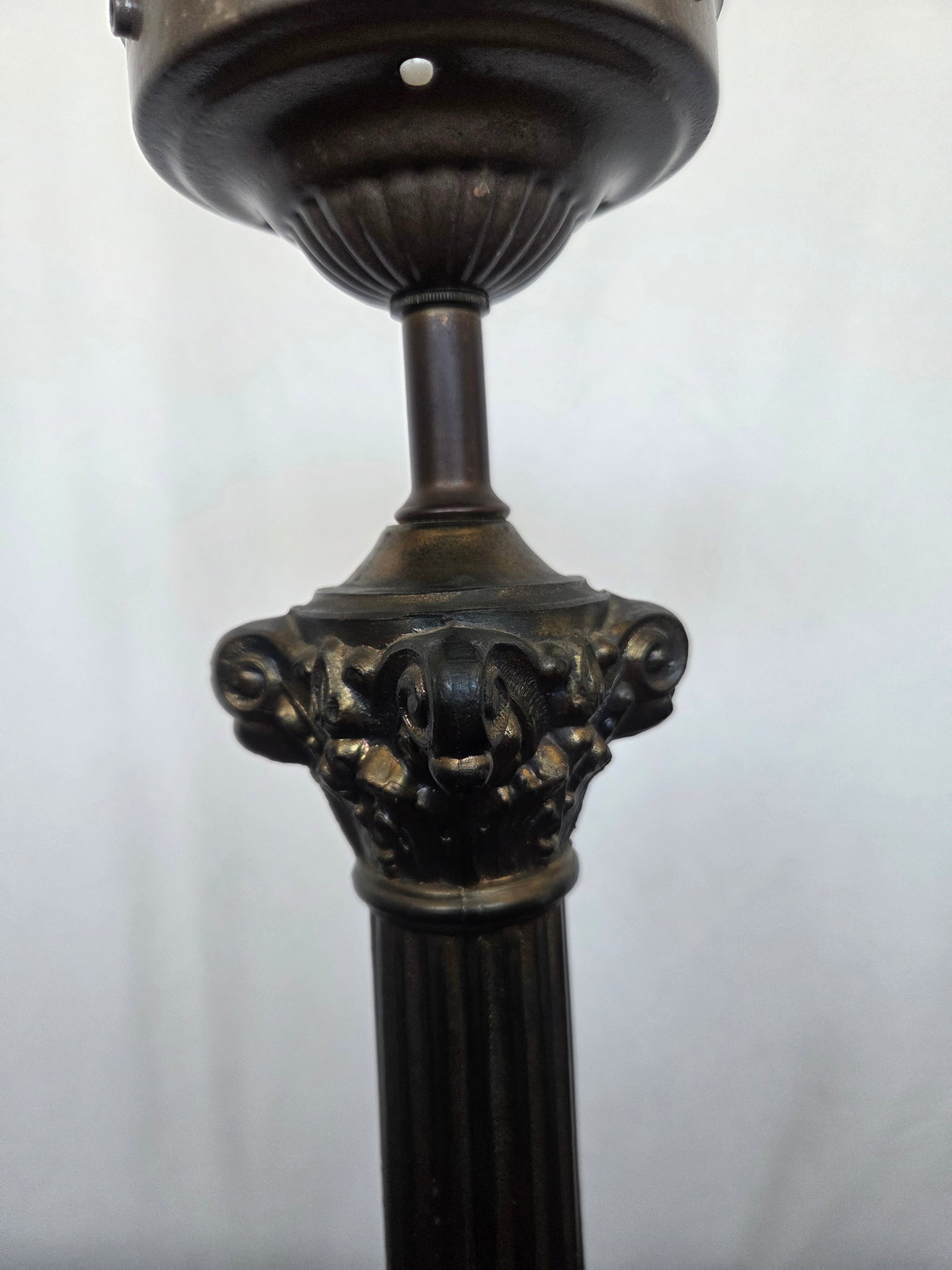Antique Neoclassical Brass Spelter Boudoir Table Lamp - 3