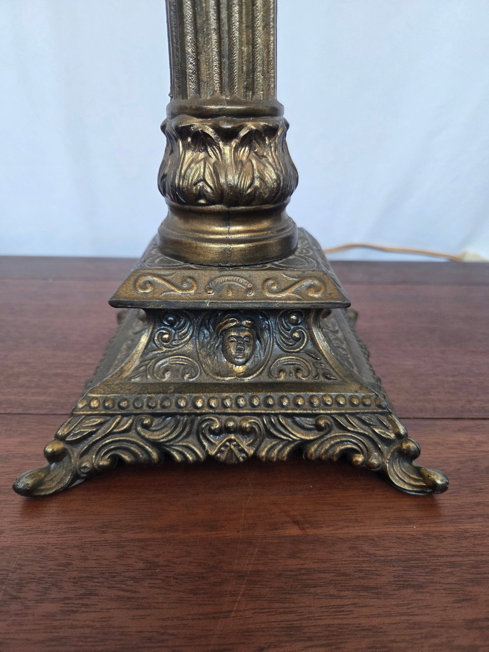 Antique Neoclassical Brass Spelter Boudoir Table Lamp - 7