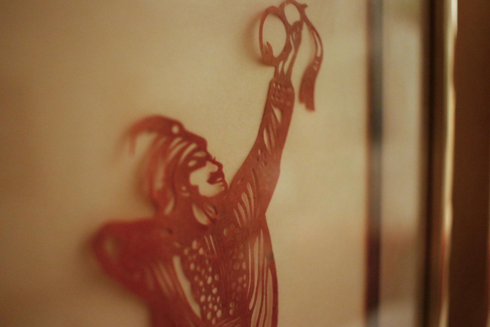 Early 20th Century Pair of Ottoman Shadow Puppet Figural Sculptures in MCM Gold Metal Frames - 5