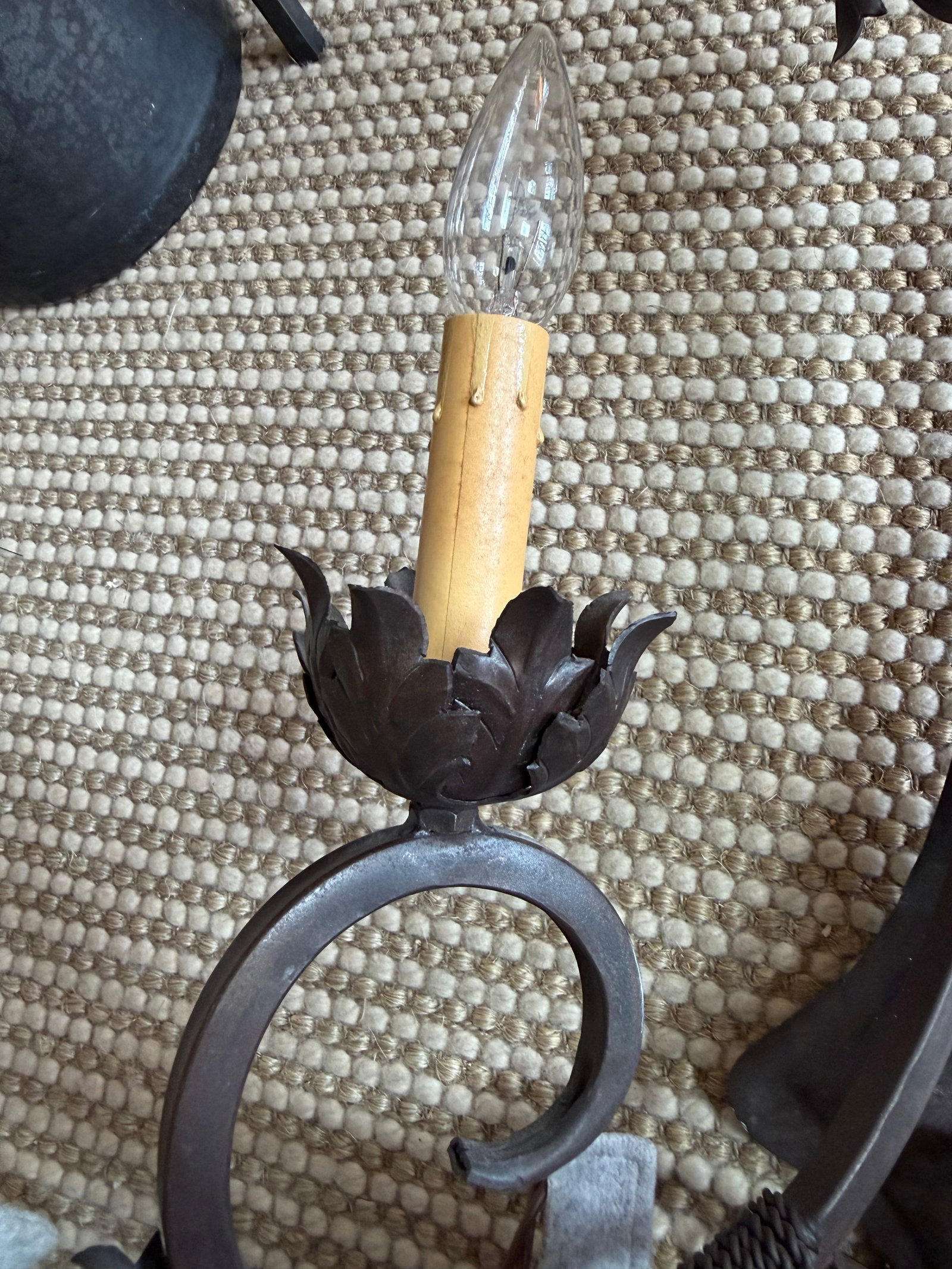 1990s 2 Light Iron Sconce With Leaf Motif - 4