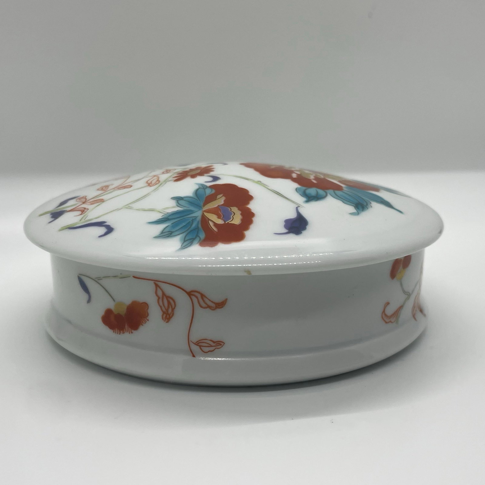 1980s A. Raynaud & Cie Limoges Porcelain Hokusai Celadon 4" Lidded Jewelry Trinket Box - 3