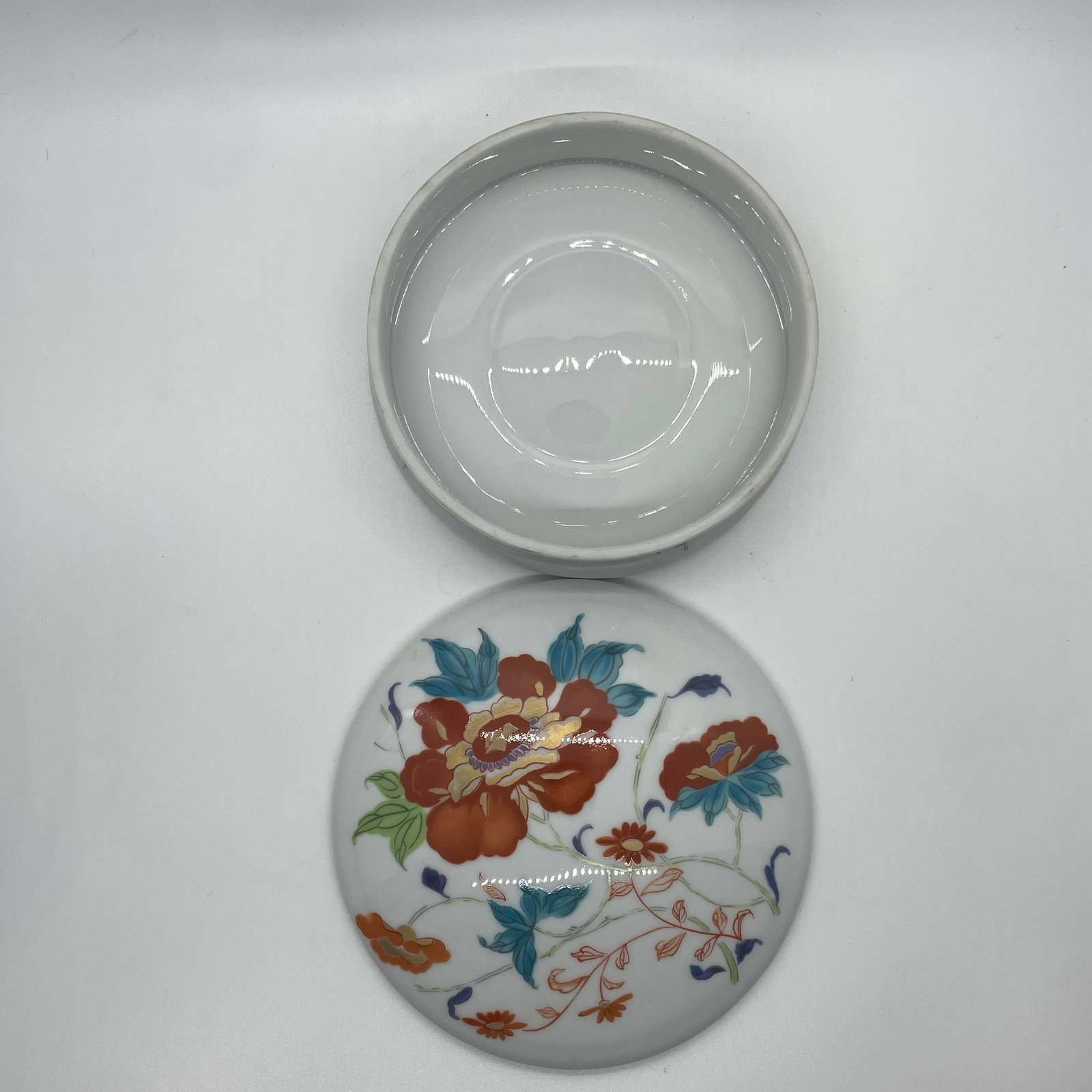 1980s A. Raynaud & Cie Limoges Porcelain Hokusai Celadon 4" Lidded Jewelry Trinket Box - 5