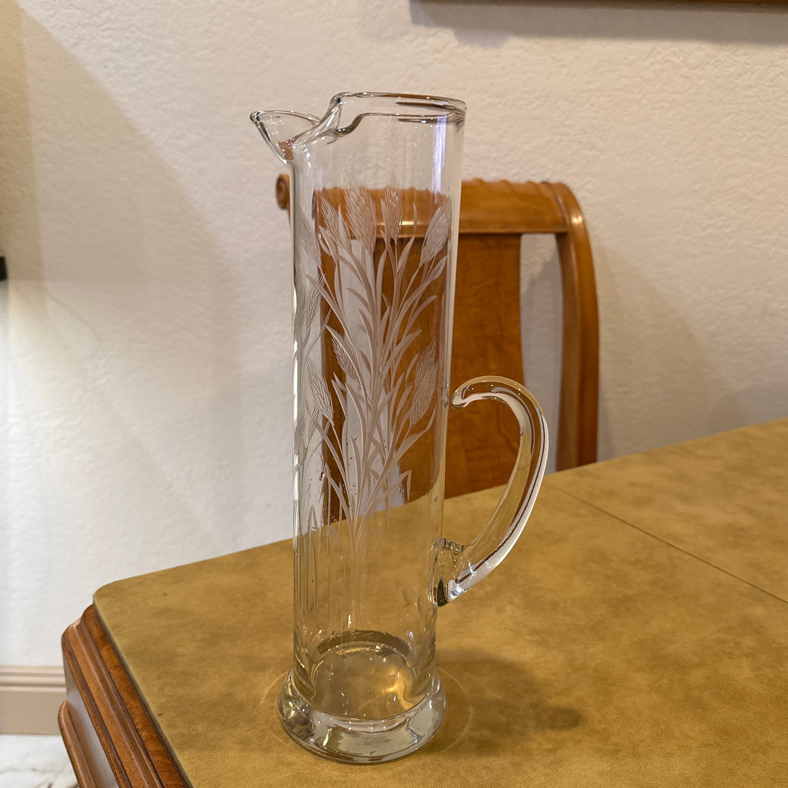 1950s Mid Century Modern Javit Glass Fine Wheat Engraved Handled Martini Pitcher - 6
