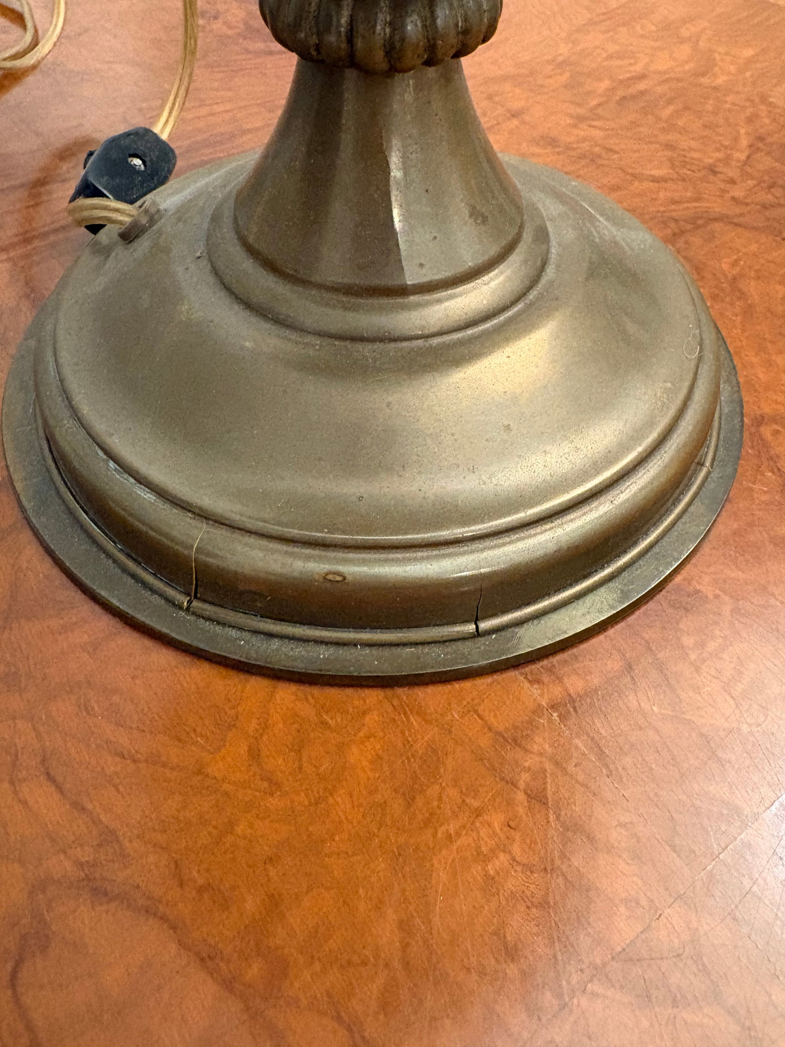 Gorgeous Vintage Brass and Gold Etched Glass Lamp - 7