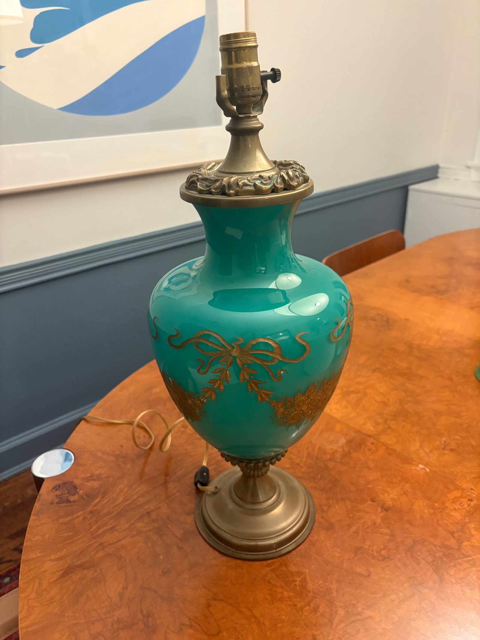 Gorgeous Vintage Brass and Gold Etched Glass Lamp - 8