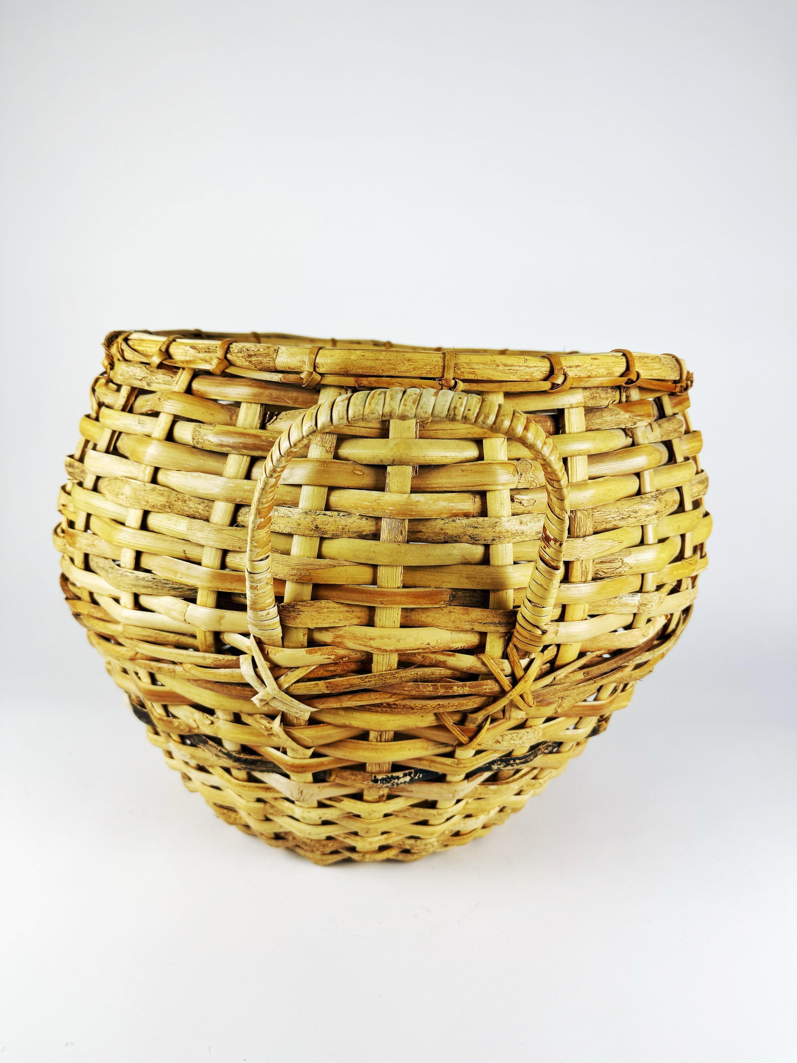 Extra Large Vintage Handwoven Reef Basket With Wrapped Handles, Coastal Rustic Decor - 3