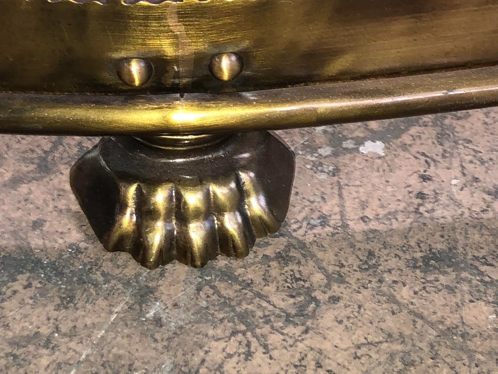 Antique Brass Fireplace Fender With Paw Feet - 4
