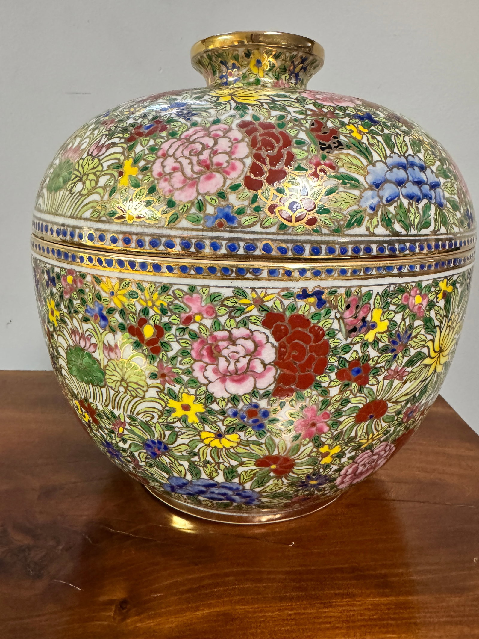 Late 19th Century Chinese Canton Famille Rose Covered Jar - 12" - 4