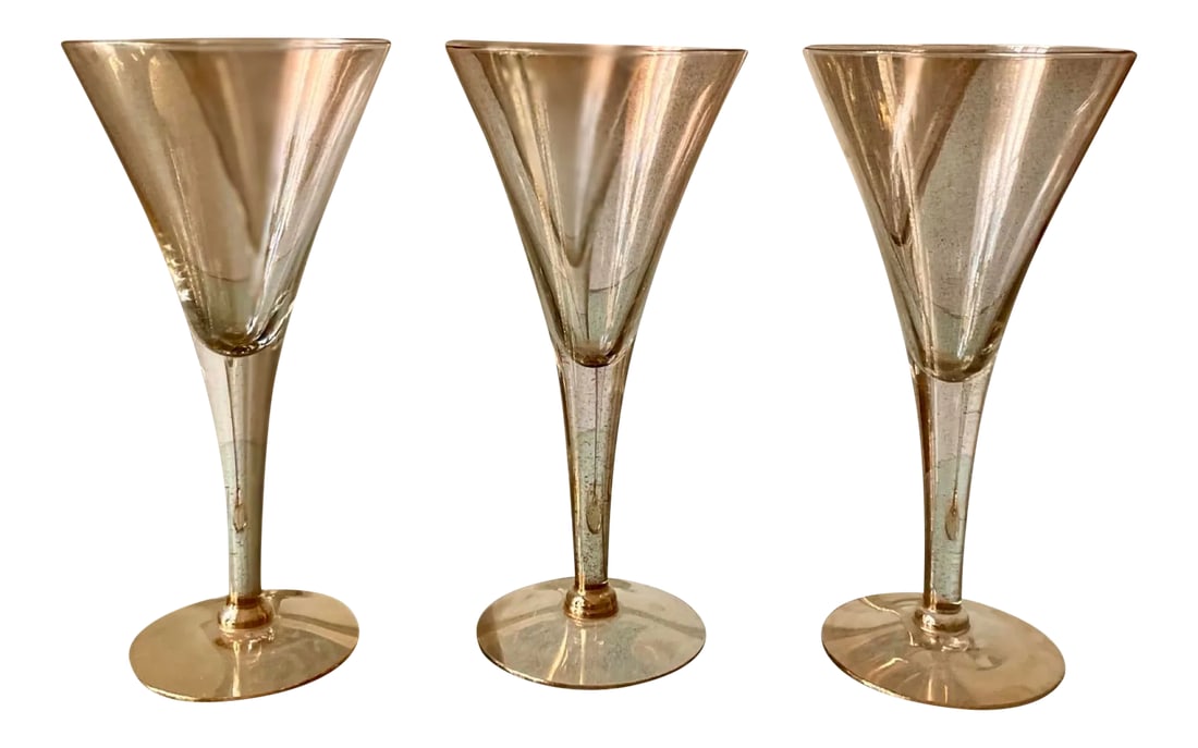 Vintage Dorothy Thorpe Gold Fleck Cocktail/Champagne Glasses- Set of 6: Rare vintage mid century modern gold fleck cocktail/champagne glasses by Dorothy Thorpe (set of six). The glasses are in perfect vintage condition (no scratches, chips or cracks). Each base is