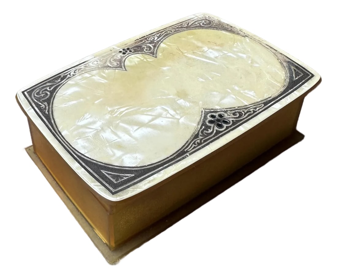 1930s Art Deco Butterscotch Bakelite Hinged Box With Marbled Lid (1 of 7)