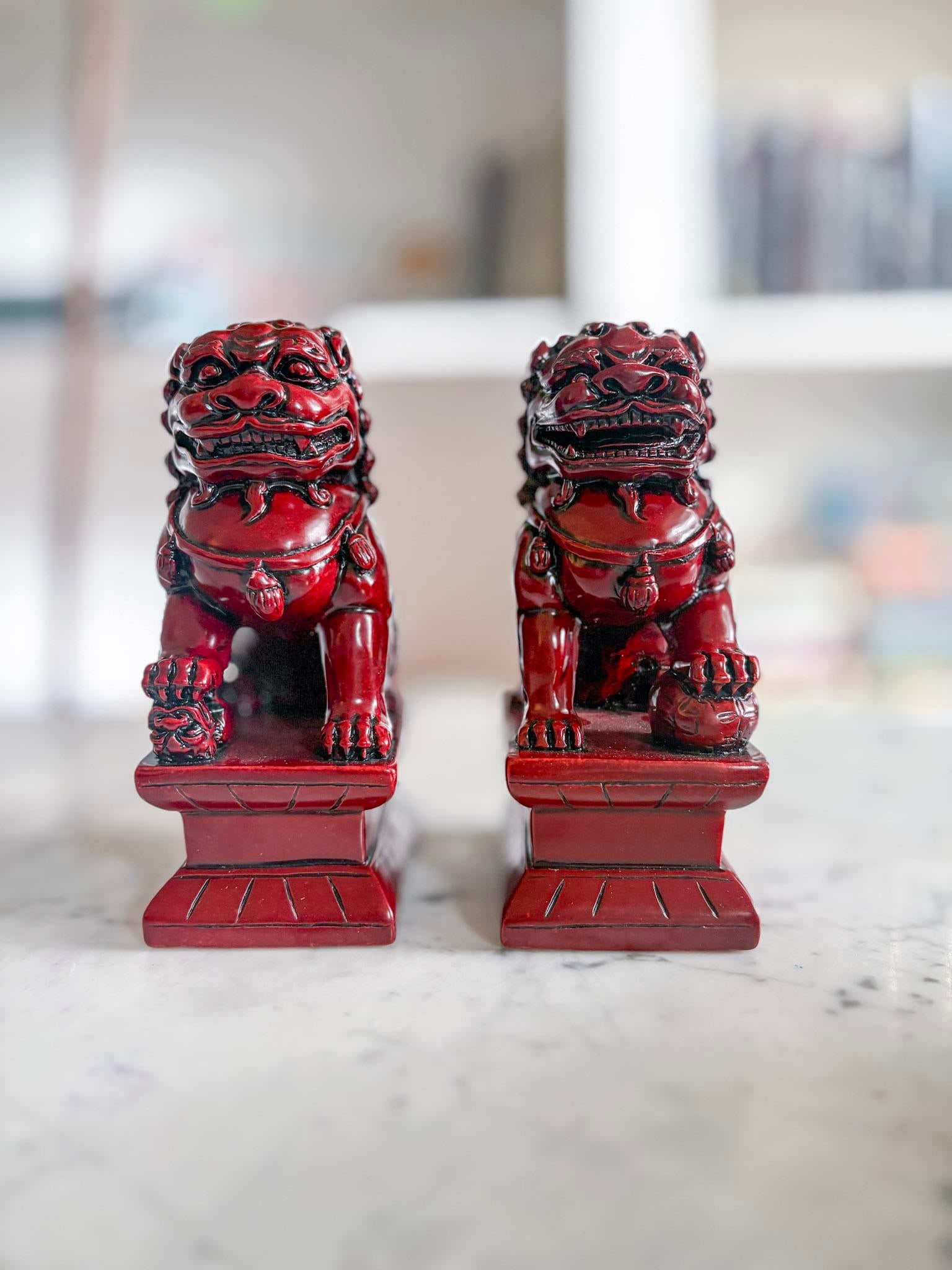 Guardian Resin Foo Dog Pair | Red Chinoiserie Bookends | Asian Home Decor - 3