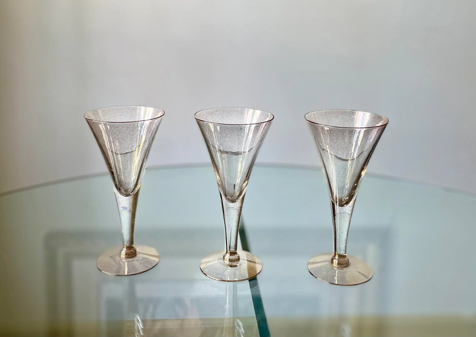 Vintage Dorothy Thorpe Gold Fleck Small Trumpet Cocktail Glasses - Set of 10 - 11