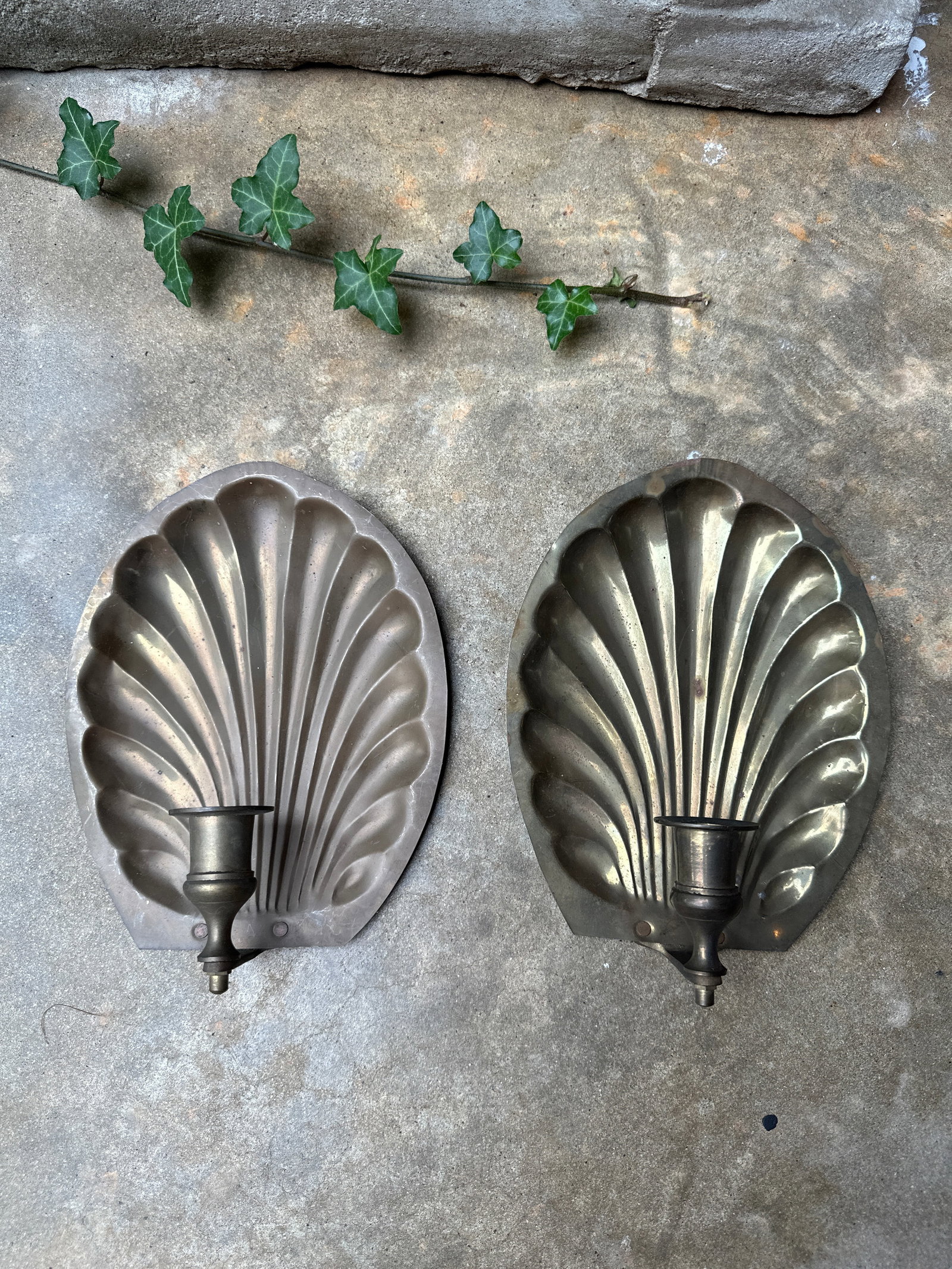 Pair of Vintage Brass Scallop Shell Wall Sconces - Hollywood Regency - 5