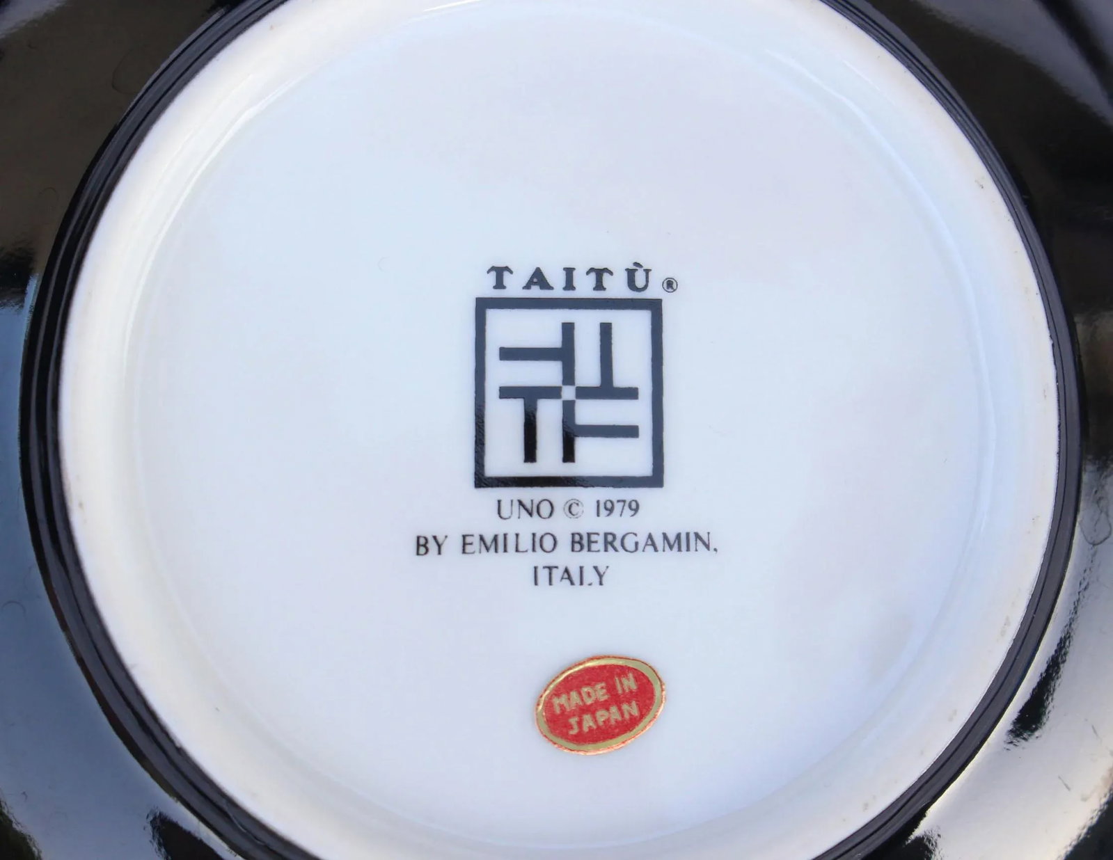 1970's Black Modern Taitu 'Uno' by Emilio Bergamin Plate & Bowl Dish Set - Set of 76 - 5
