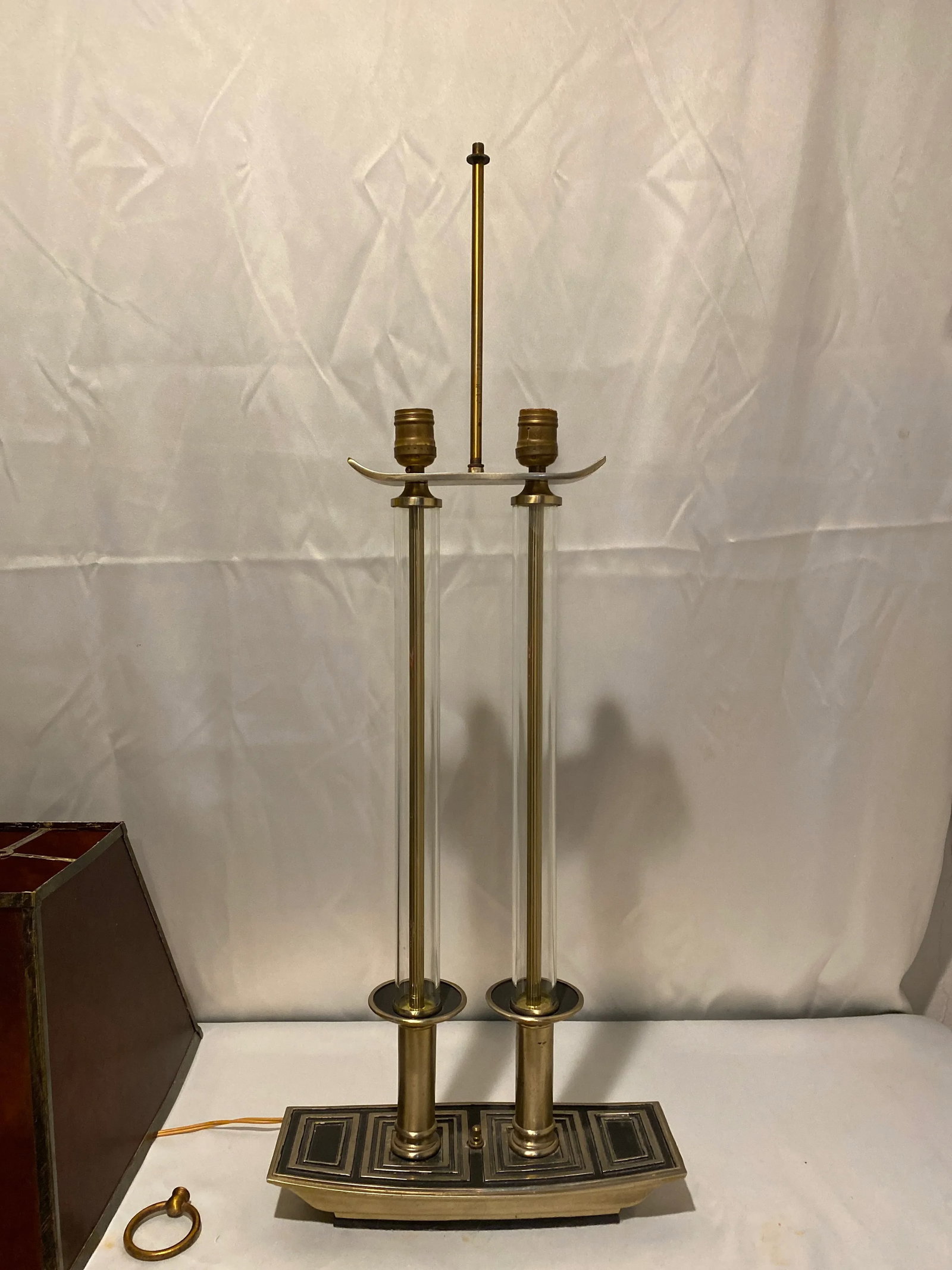 1950's Asian Modern Lamp Chinoiserie Tall Mica Shade James Mont Attributed - 6