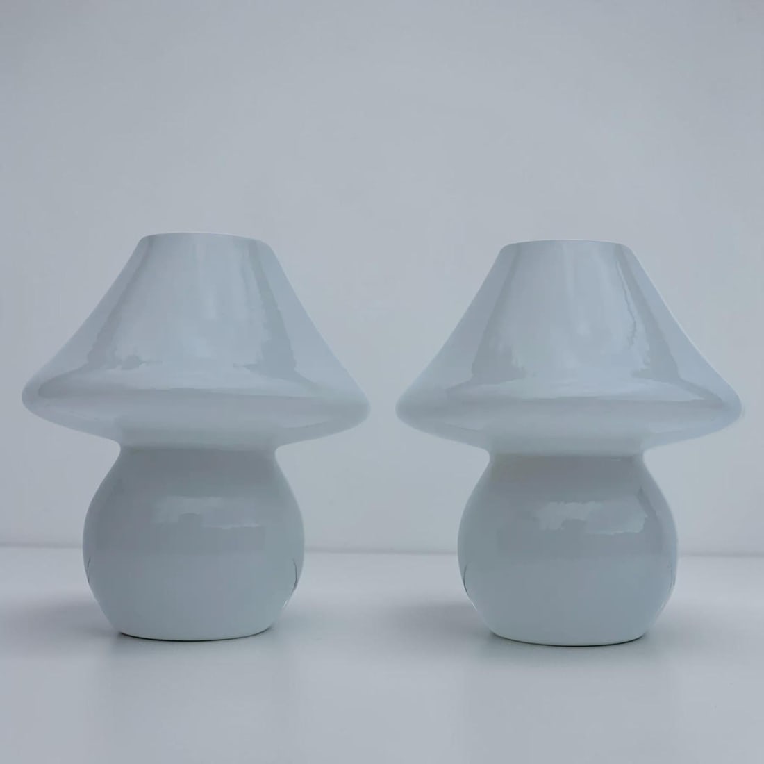 Vintage Italian White Murano Mushroom Lamps - a Pair - 3