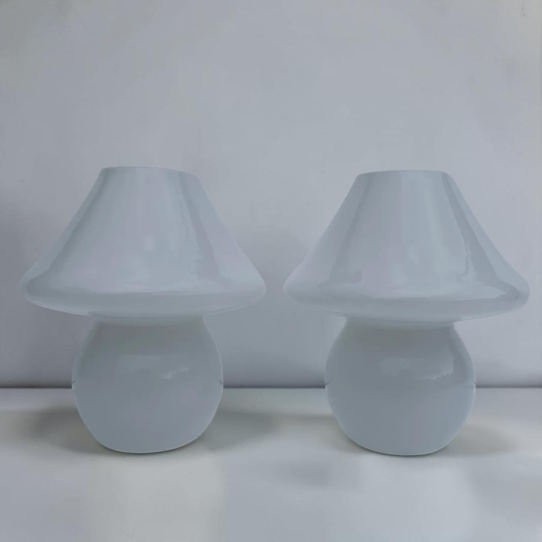 Vintage Italian White Murano Mushroom Lamps - a Pair - 4
