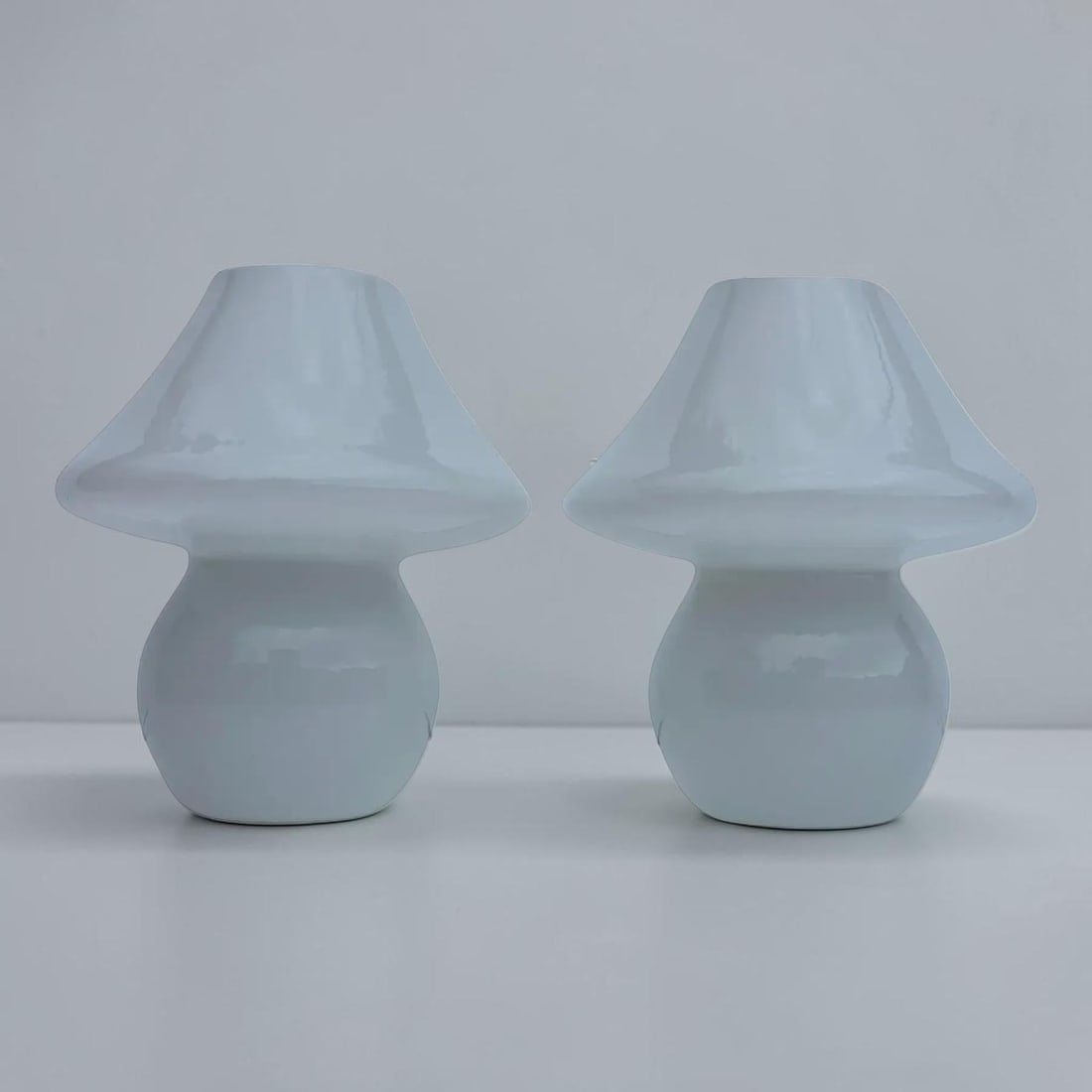Vintage Italian White Murano Mushroom Lamps - a Pair - 5