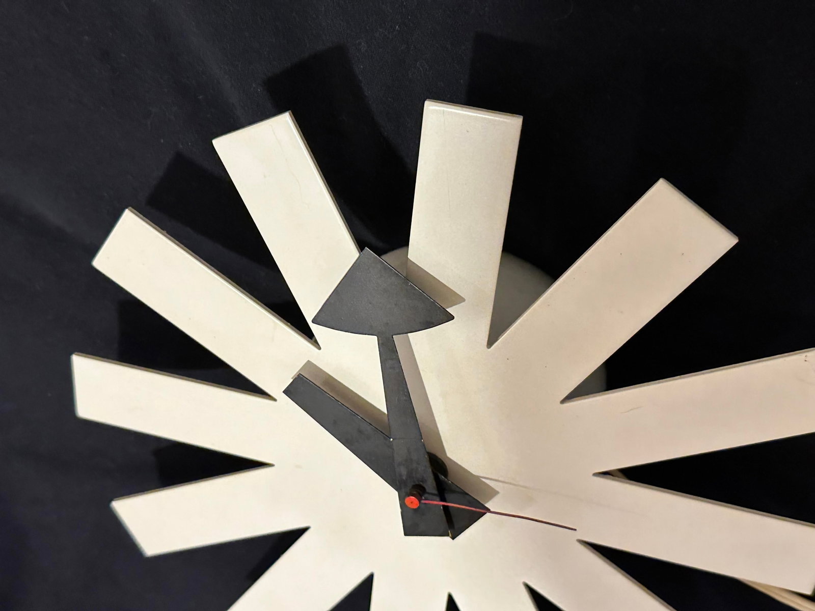 Howard Miller White Asterisk Clock Mid Century - 4