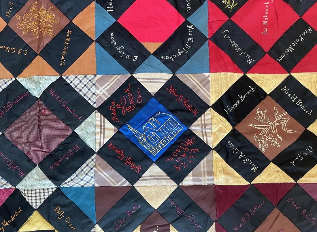 Antique Patchwork Embroidered Sampler Quilt, Mid 19th Century - 3