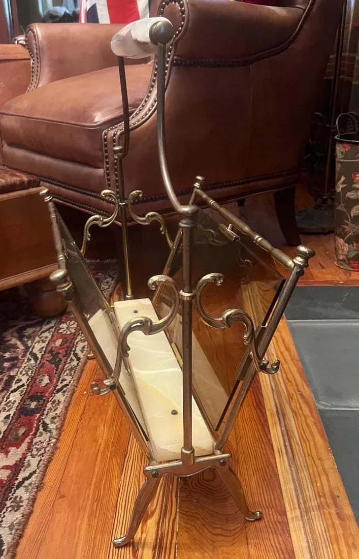 1960s Mid-Century Modern Brass, Smoked Glass & Onyx Magazine Rack in the Manner of Maison Bagues. - 4