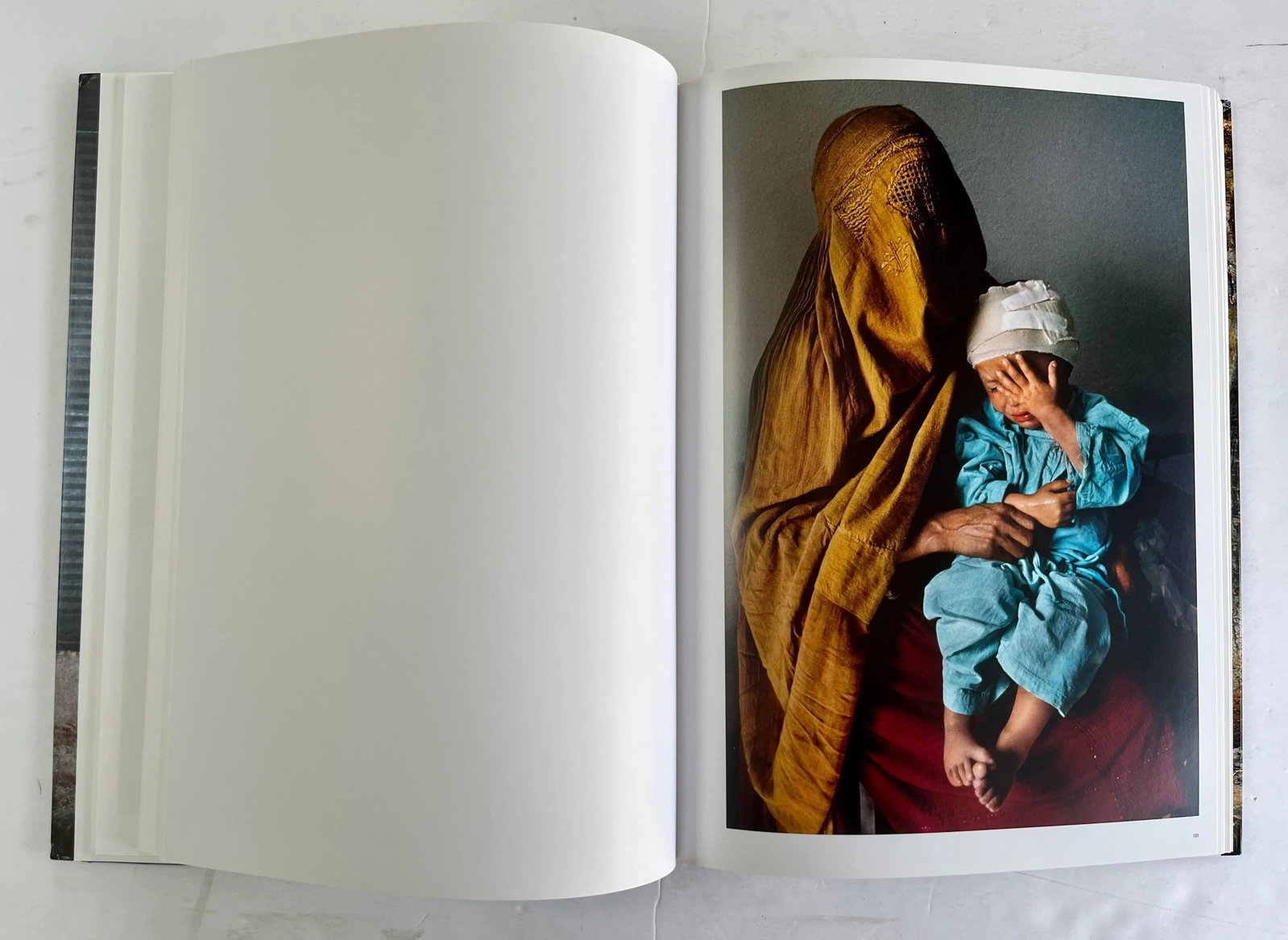 Afghanistan, by Steve McCurry, Taschen, 2017 - 3