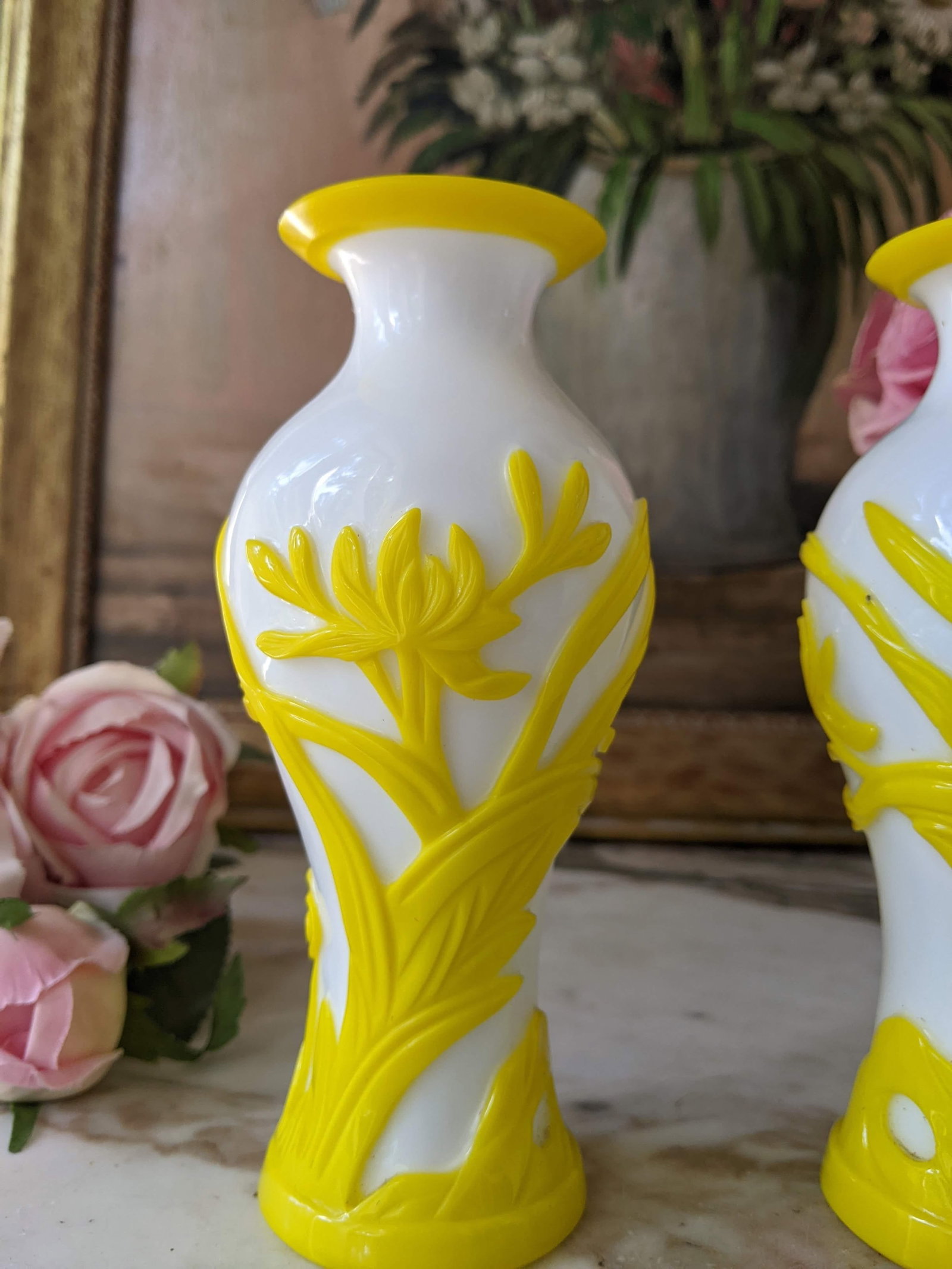Pair of Late 19th-Century Victorian White & Yellow Overlay Art Glass Vases - 5