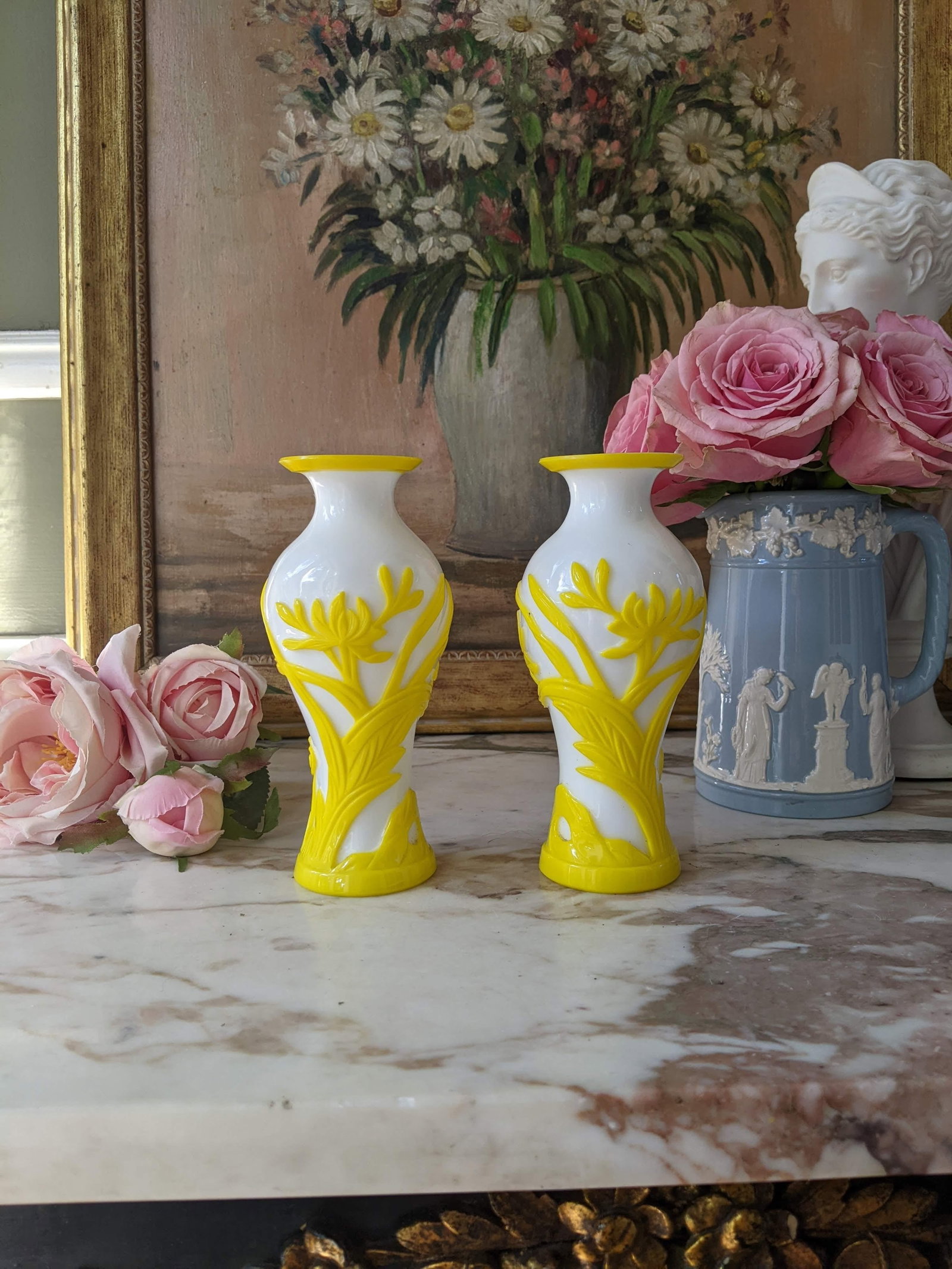 Pair of Late 19th-Century Victorian White & Yellow Overlay Art Glass Vases - 6